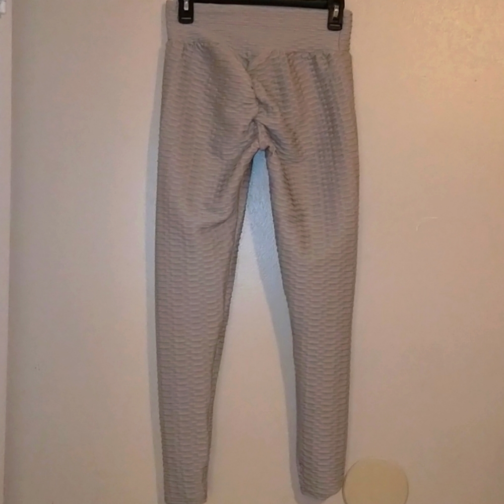 New Gry Famous Tik Tok scrunchie leggings